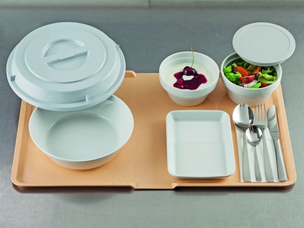 Schönwald präsentiert die neue leistungsfähigen Porzellankollektion speziell für Umluftsysteme: Auch bei enormen Temperaturwechseln ist das Porzellan sehr widerstandfähig. Robuste, schnittfeste Oberflächen verhindern zudem Speiseablagerungen und reduzieren den Spülmittelverbrauch nachhaltig.